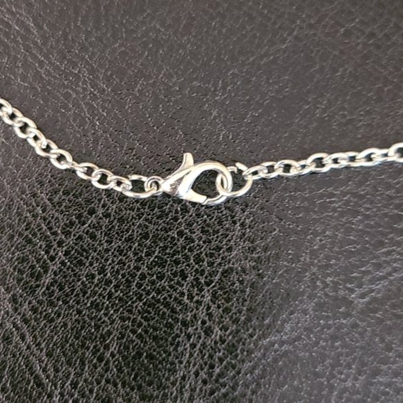 Ying & Yang Cat Pendant - Picture 8 of 8